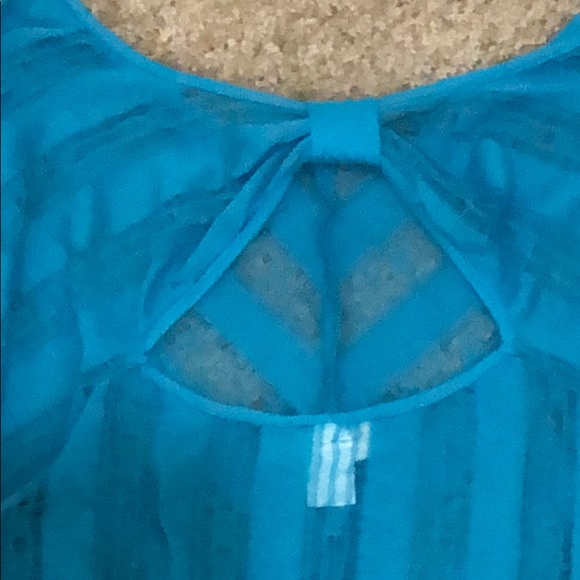 Belle Blue Spring Top - Picture 3 of 3